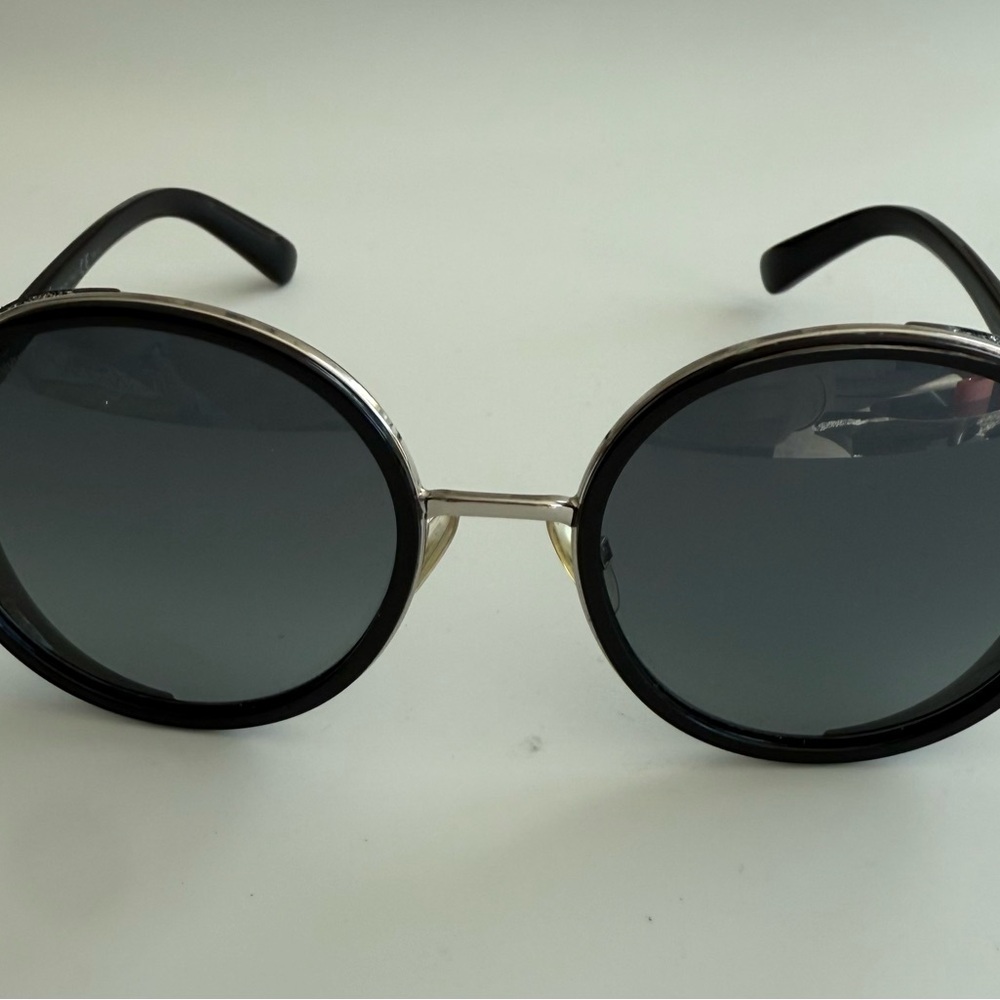 Black Round Sunglasses